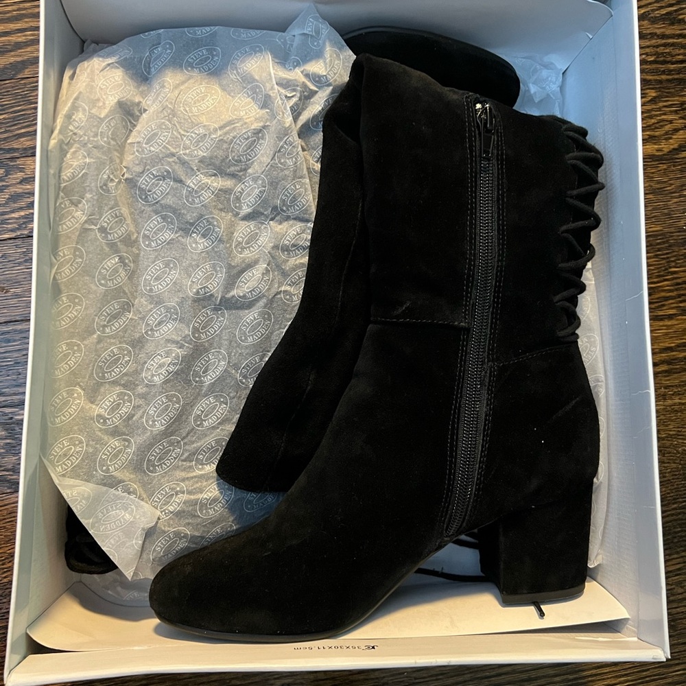 Steve Madden Hansil(Black Suede) Size 7